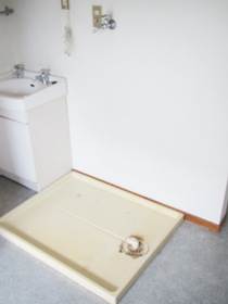 Other room space. There is storage room washing machine