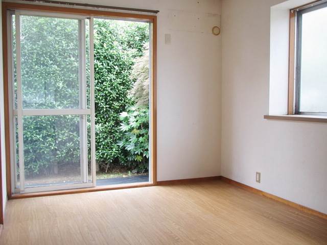 Living and room. Western-style large windows