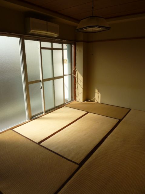 Other room space. 6 Pledge of room space