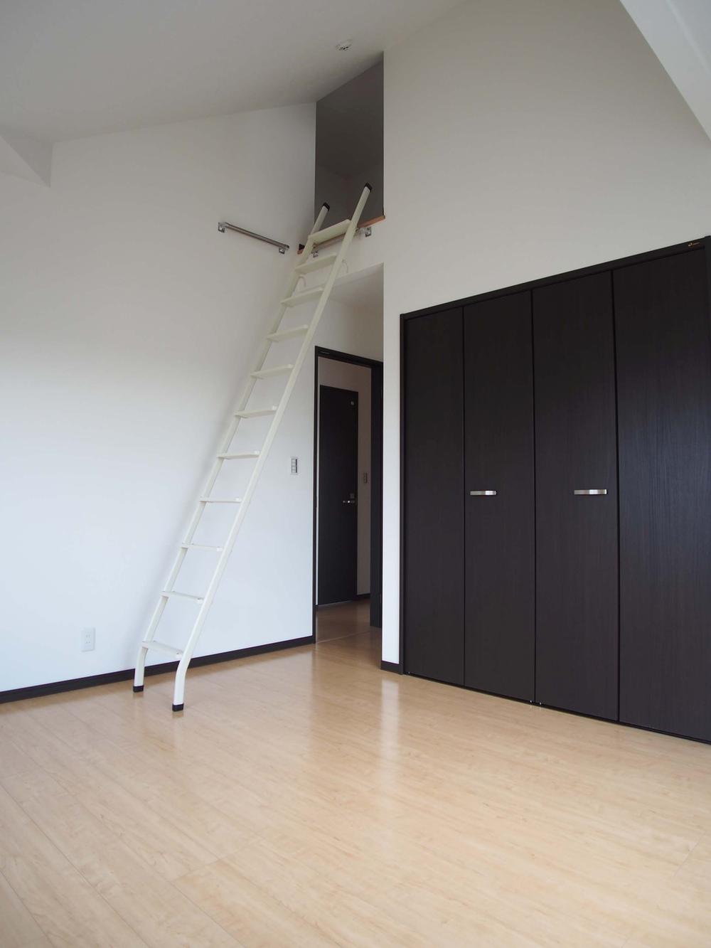 Non-living room. Room with a loft