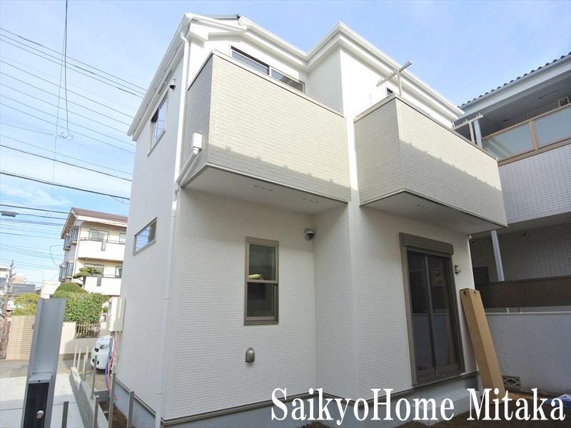 Local appearance photo. Local (12 May 2013) Shooting