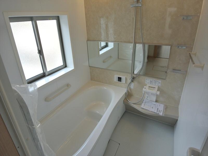 Bathroom. Local (12 May 2013) Shooting