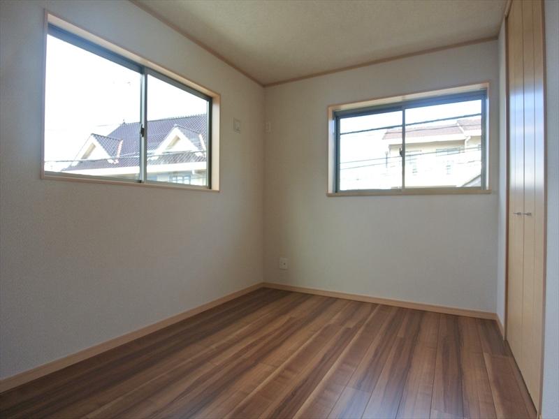 Non-living room. Local (12 May 2013) Shooting