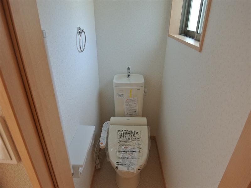 Toilet. Local (12 May 2013) Shooting