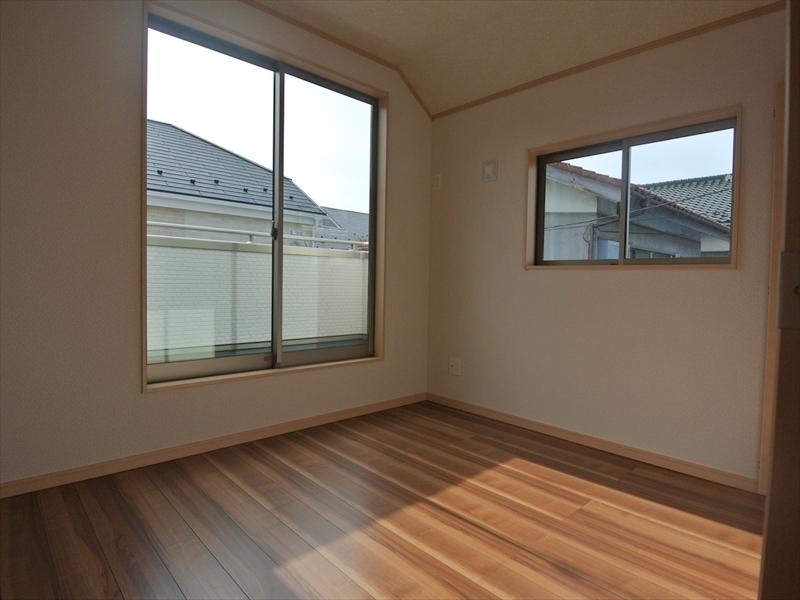 Non-living room. Local (12 May 2013) Shooting