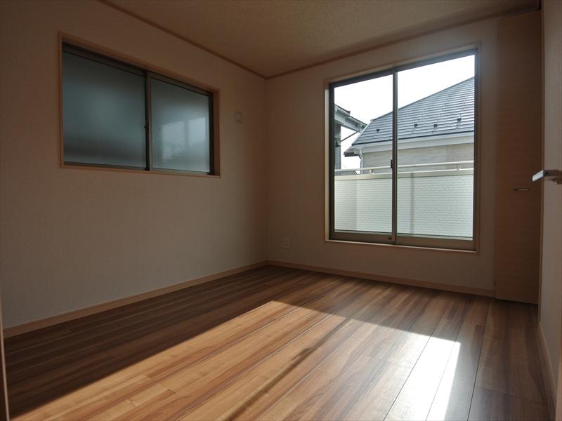 Non-living room. Local (12 May 2013) Shooting