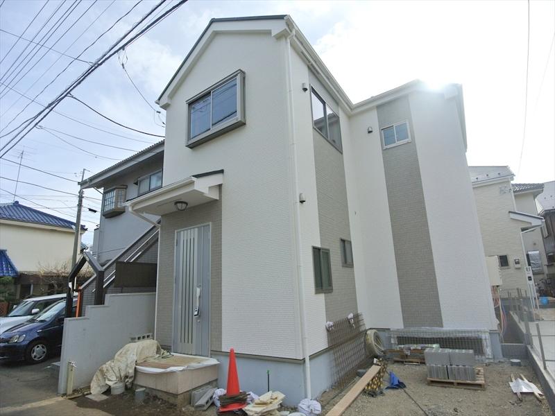 Local appearance photo. Local (12 May 2013) Shooting