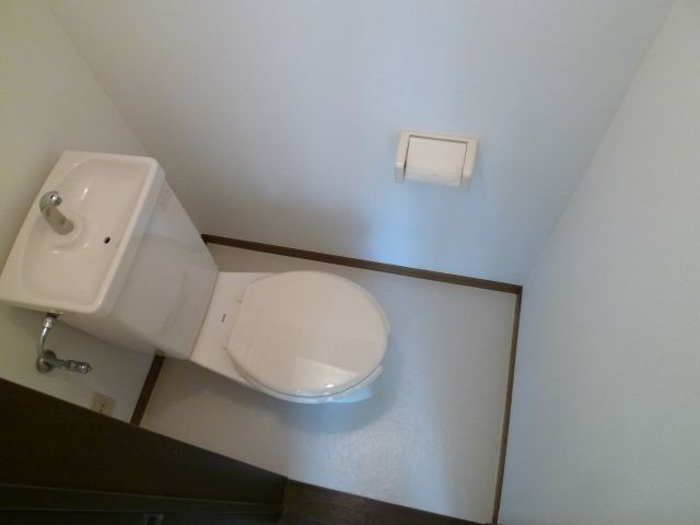 Toilet. Easy-to-use bus ・ With toilet ☆