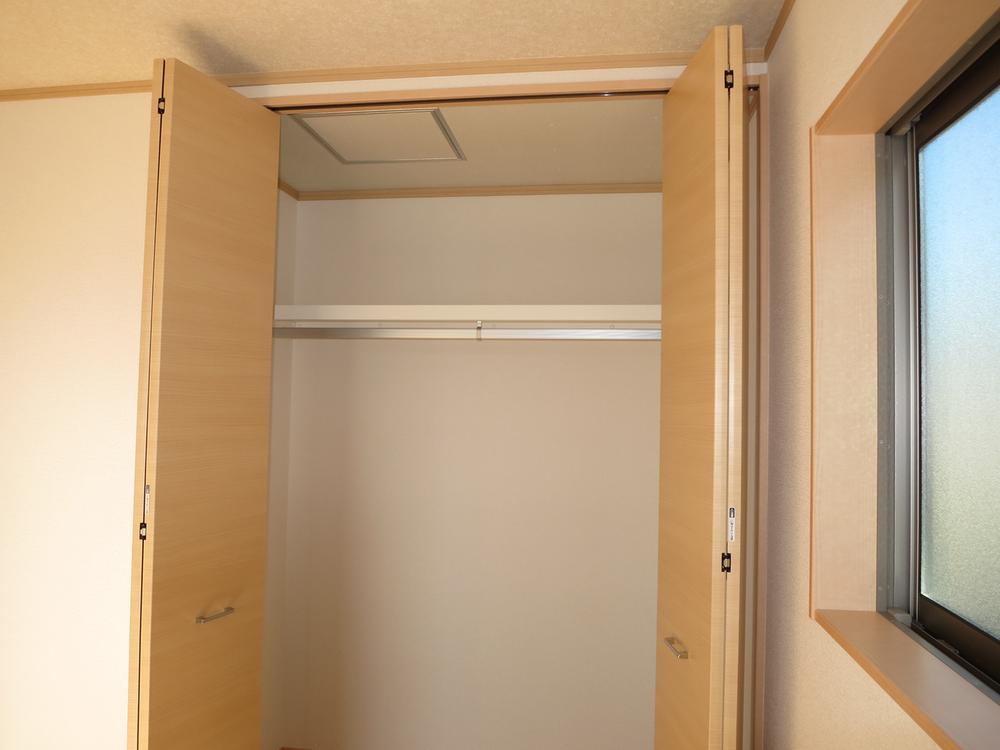 Non-living room. Local (11 May 2013) Shooting