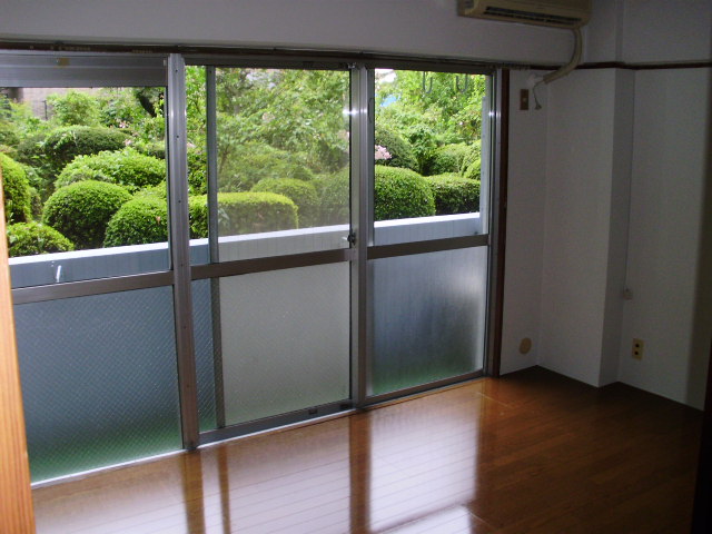 Balcony. A quiet residential area Day good