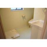 Bath. There washbasin