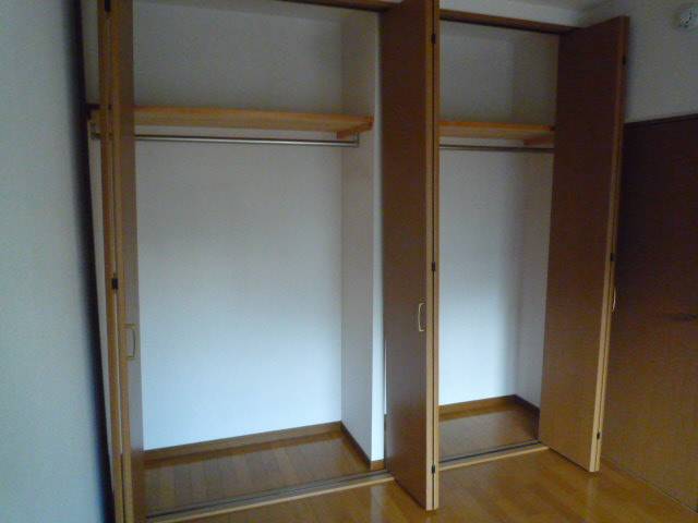 Receipt. Very large closet