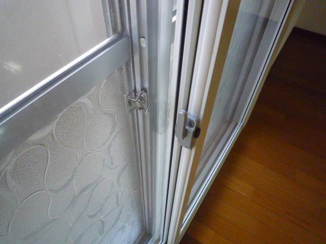 Other Equipment. All of the windows are double sash