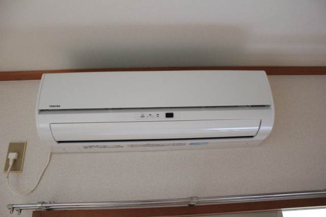 Other Equipment. Air-conditioned (Photo No. 104)