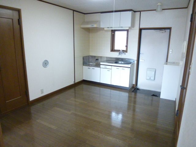 Living and room. Spacious dining kitchen