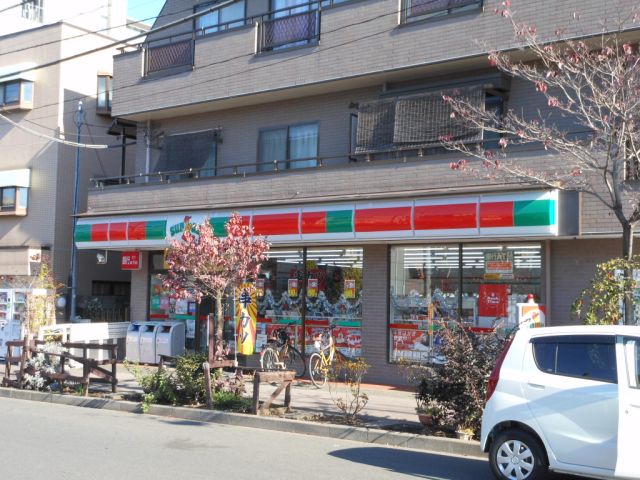 Convenience store. 130m until Thanksgiving (convenience store)
