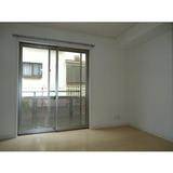 Living and room. Clean free ring