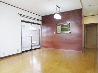 Living and room. Spacious Western-style