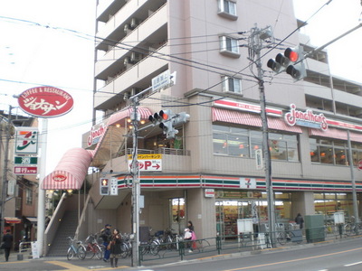 Convenience store. Seven-Eleven (convenience store) to 200m