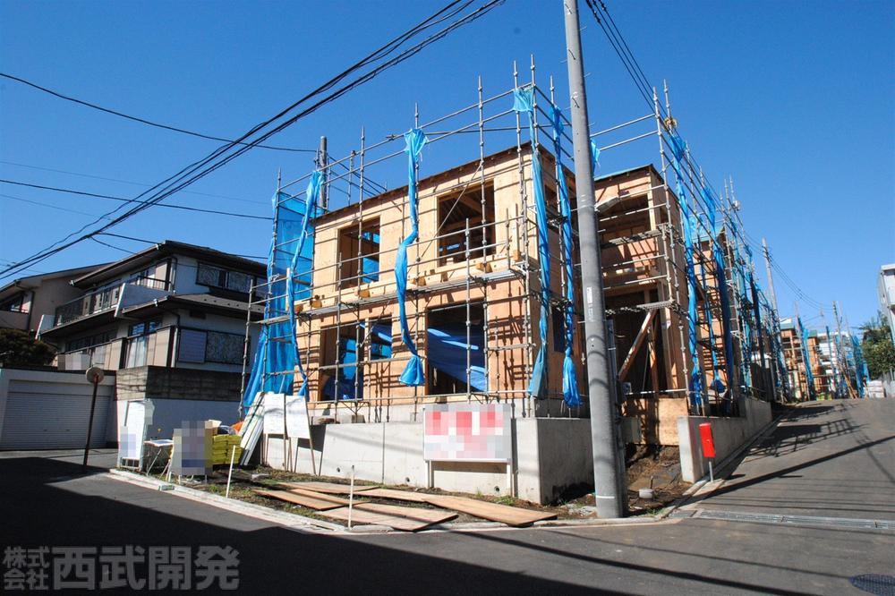 Local photos, including front road. Local (10 May 2013) Shooting F Building