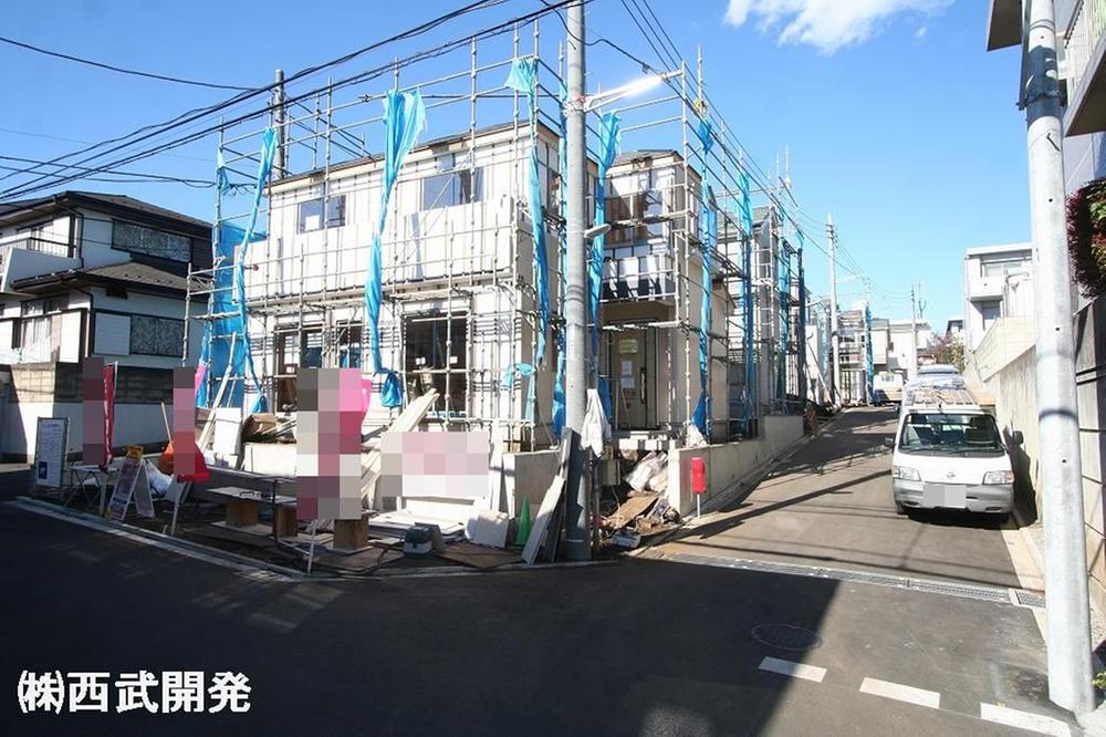 Local photos, including front road. Local (11 May 2013) Shooting F Building