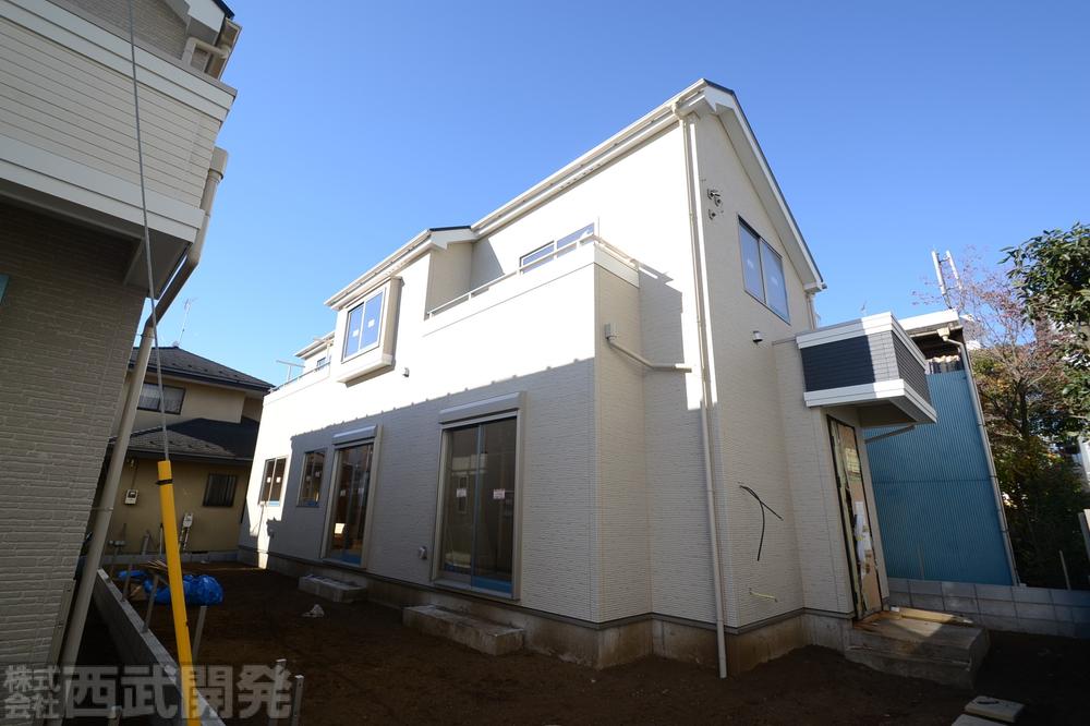 Local appearance photo. Local (11 May 2013) Shooting A Building