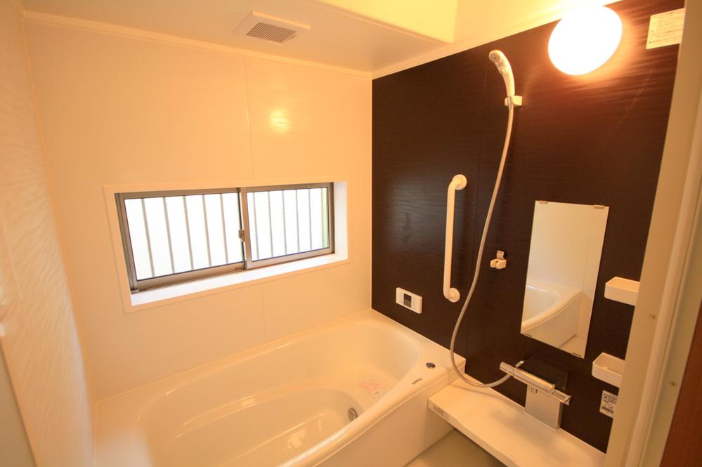 Same specifications photo (bathroom). Seller same specifications