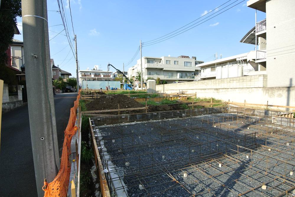 Local photos, including front road. Local (10 May 2013) Shooting