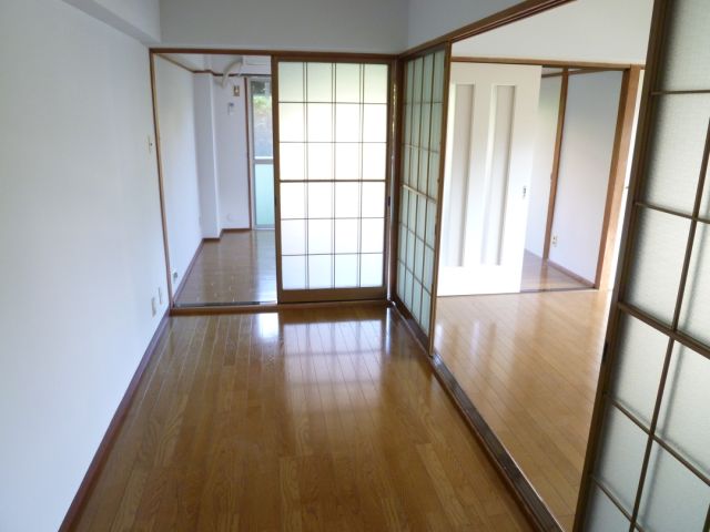 Living and room. Sunny flooring of the room