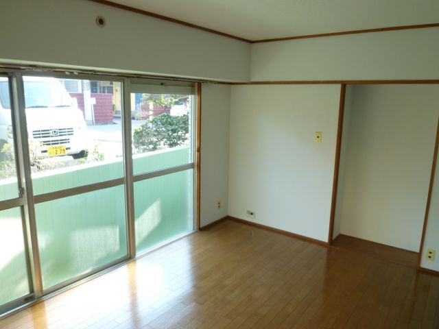 Living and room. Sunny flooring of the room