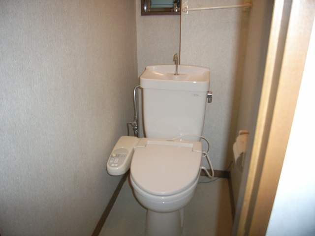 Toilet.  ☆ Bidet ☆ 