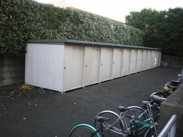 Receipt. There is a warehouse on site! free! 