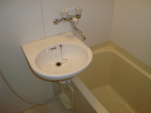 Bath.  ☆ Beautiful bus ☆ 