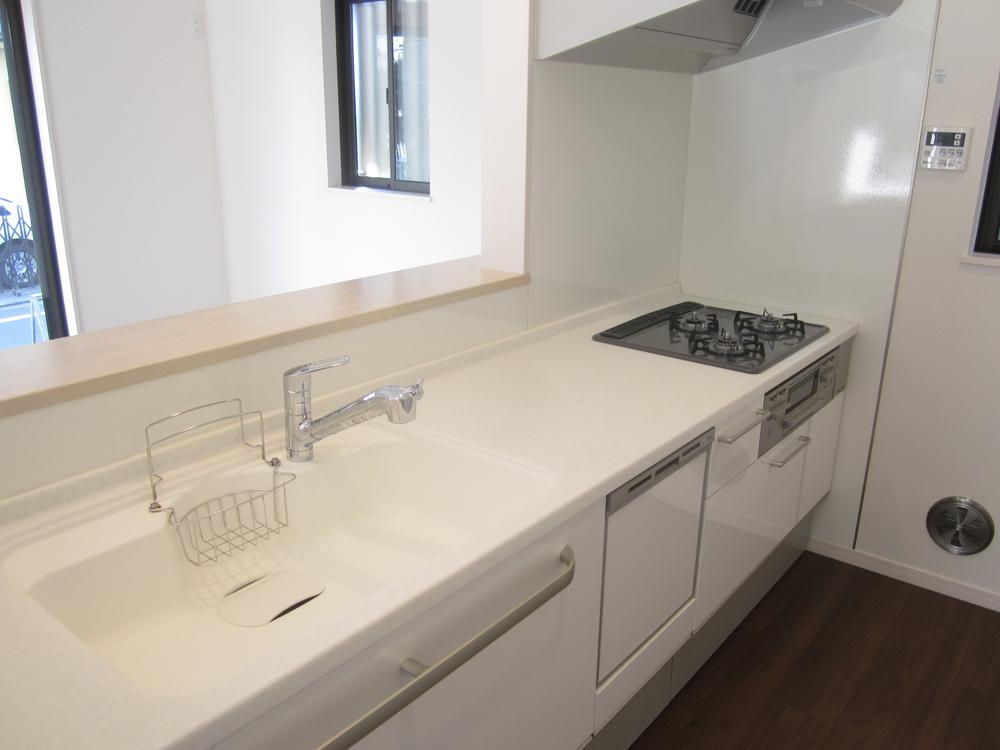 Kitchen. ● Kitchen: 2013 November shooting