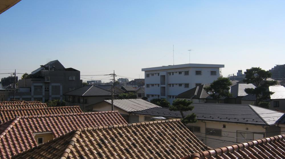 View photos from the dwelling unit. View from the site (December 2013) Shooting