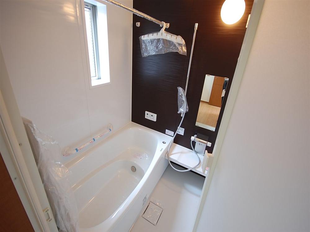 Same specifications photo (bathroom). Seller same specifications