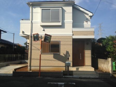 Local appearance photo. Shooting from the east road