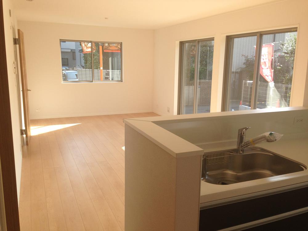 Living. Sunny living Spacious 3LDK type of living Anyway bright!