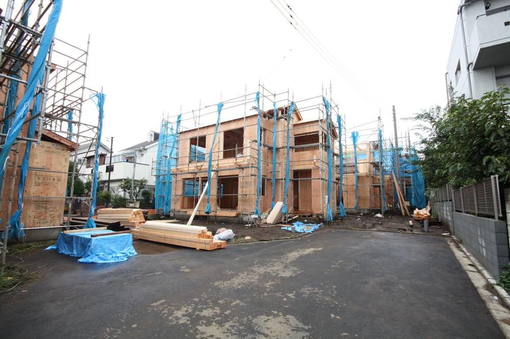 Local appearance photo. Local (10 May 2013) Shooting