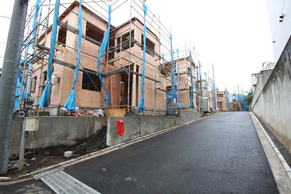 Local photos, including front road. Local (10 May 2013) Shooting