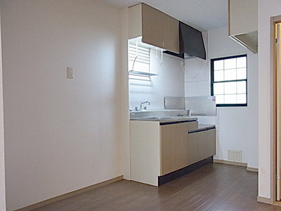 Living and room. Dining kitchen 5 Pledge