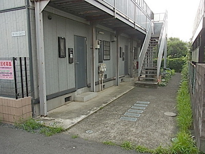 Entrance. appearance