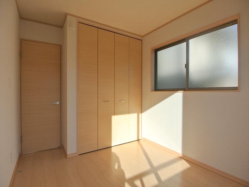 Non-living room. Local (12 May 2013) Shooting