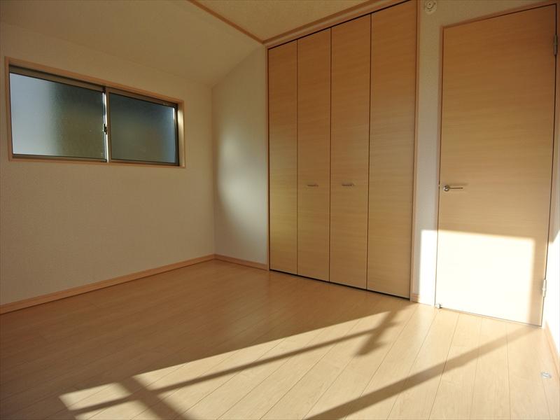 Non-living room. Local (12 May 2013) Shooting