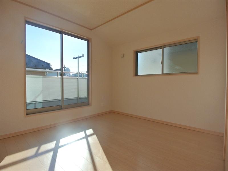 Non-living room. Local (12 May 2013) Shooting