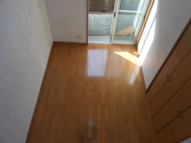 Living and room. Room viewed from the loft