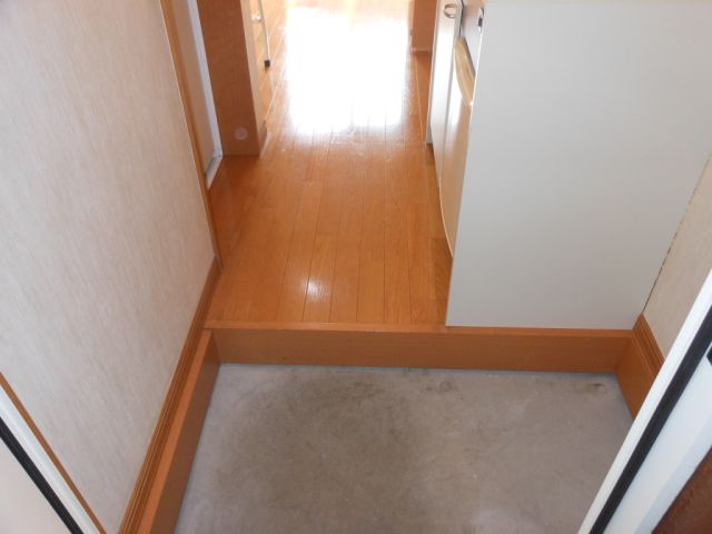 Entrance. Room seen from the entrance