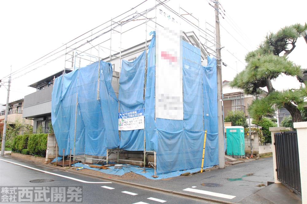 Local photos, including front road. Local (10 May 2013) Shooting This selling local