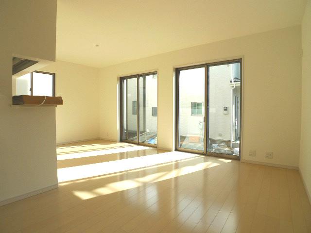 Living. Living Room (Building 2)