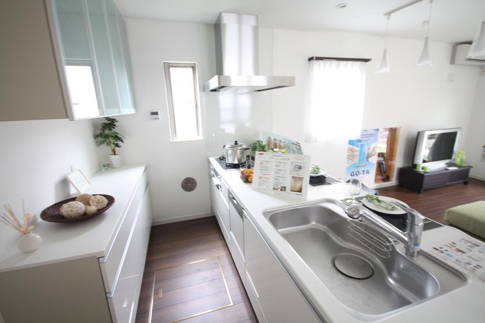 Kitchen. Indoor (September 2013) Shooting